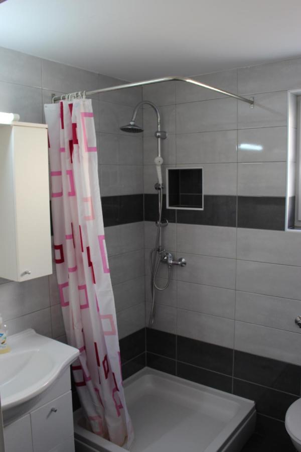 Filipovic Apartmani Медулин Екстериор снимка